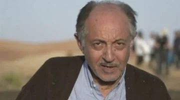 تطورات الحالة الصحية.. عبد العزيز مخيون يوجه رسالة للجمهور بعد جراحة دقيقة بالمخ